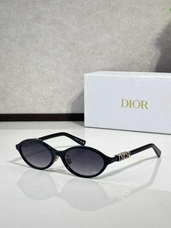 Picture of Dior Sunglasses _SKUfw76301182fw